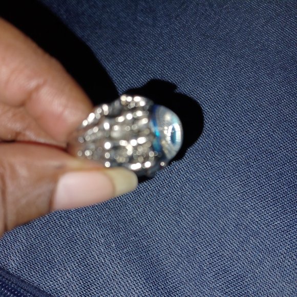 Silver ring - Picture 2 of 3